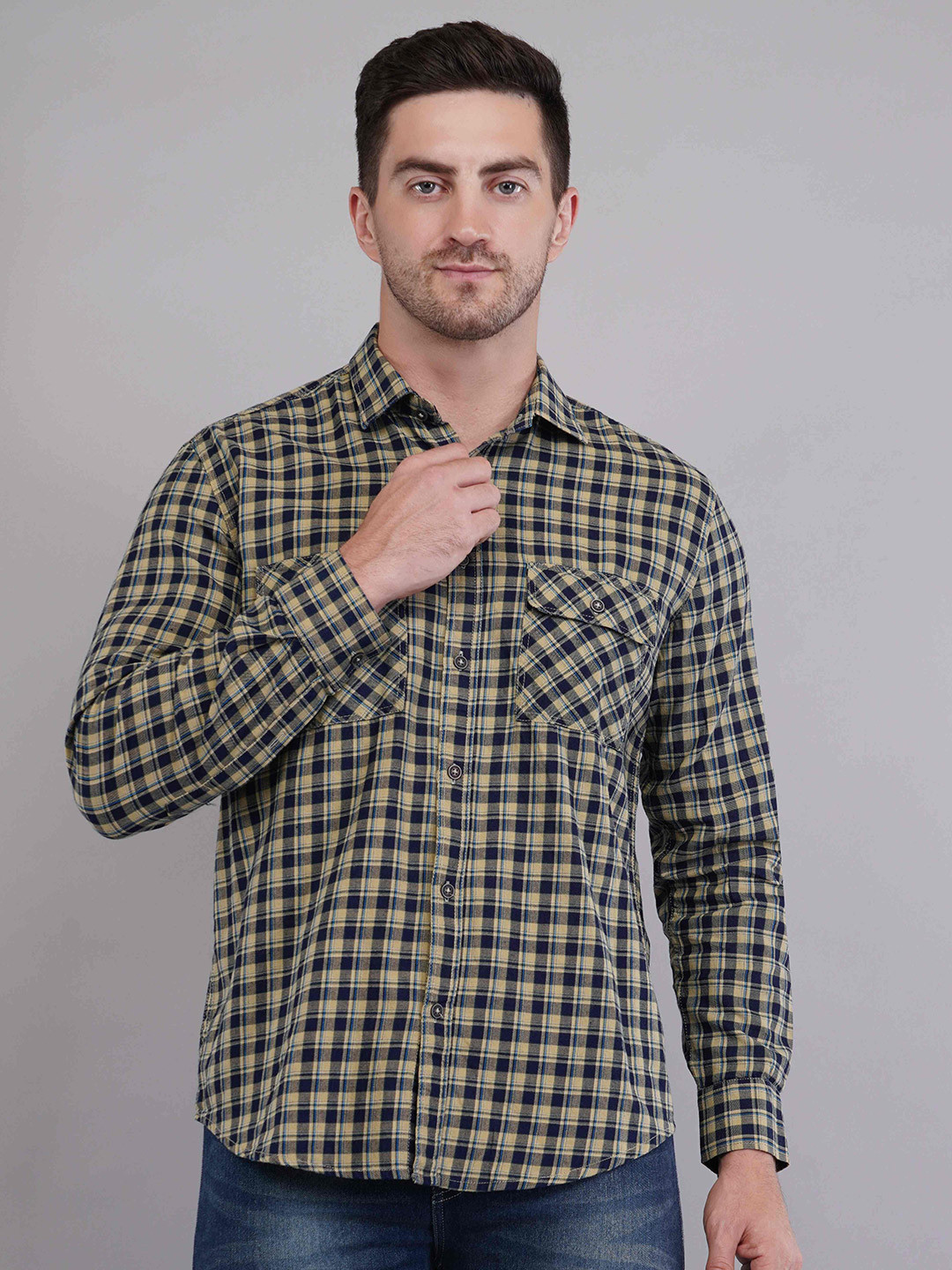 Binioz Men Classic Opaque Checked Casual Shirt