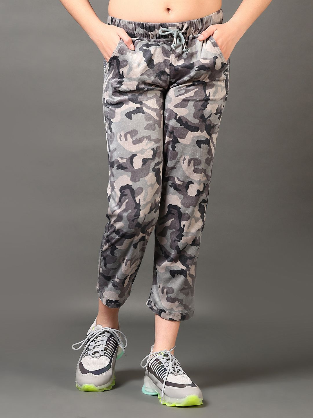 V-Mart Girls Abstract Printed Knitted Pyjama