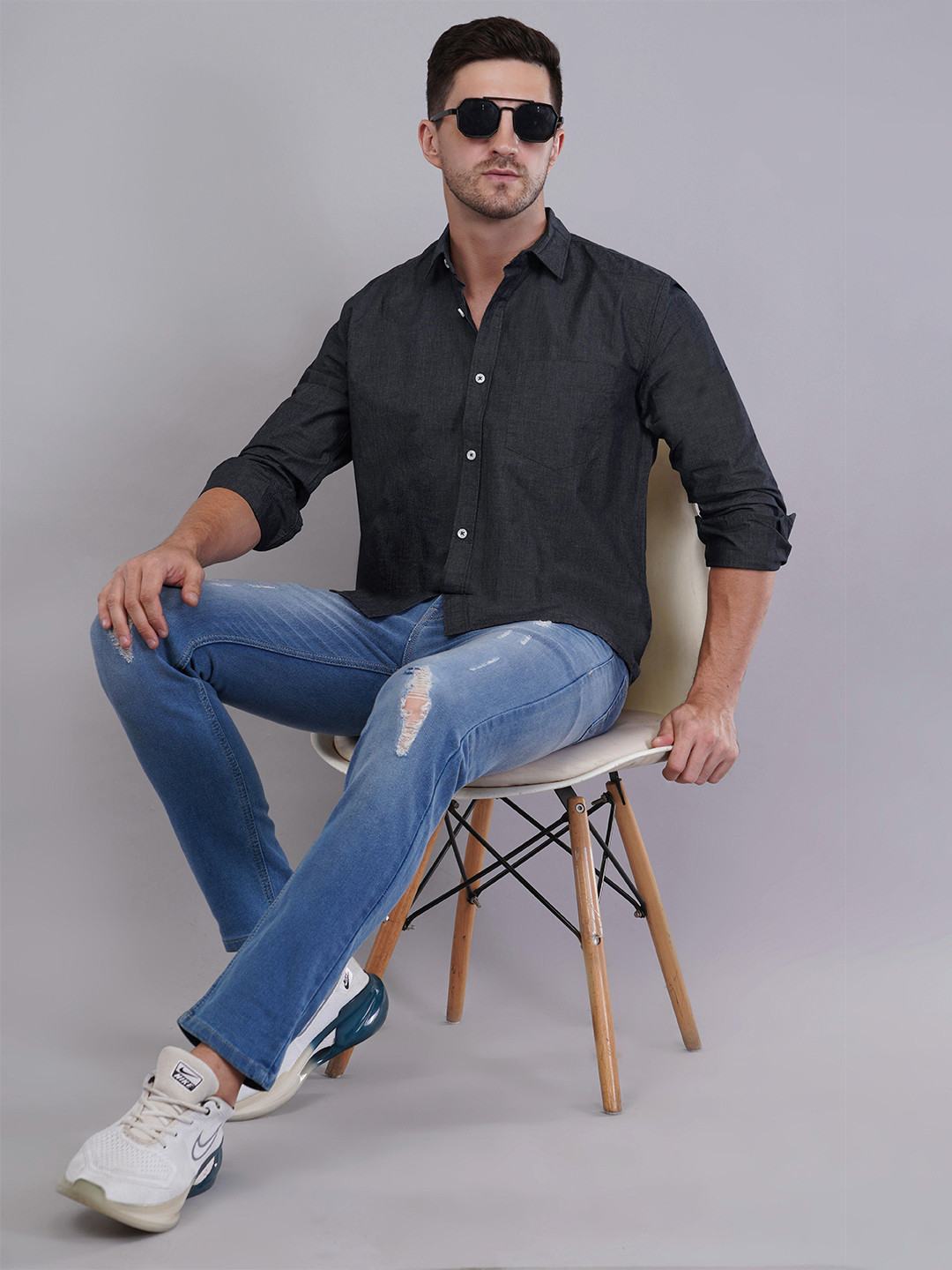 Binioz Men Classic Micro Checks Opaque Checked Casual Shirt