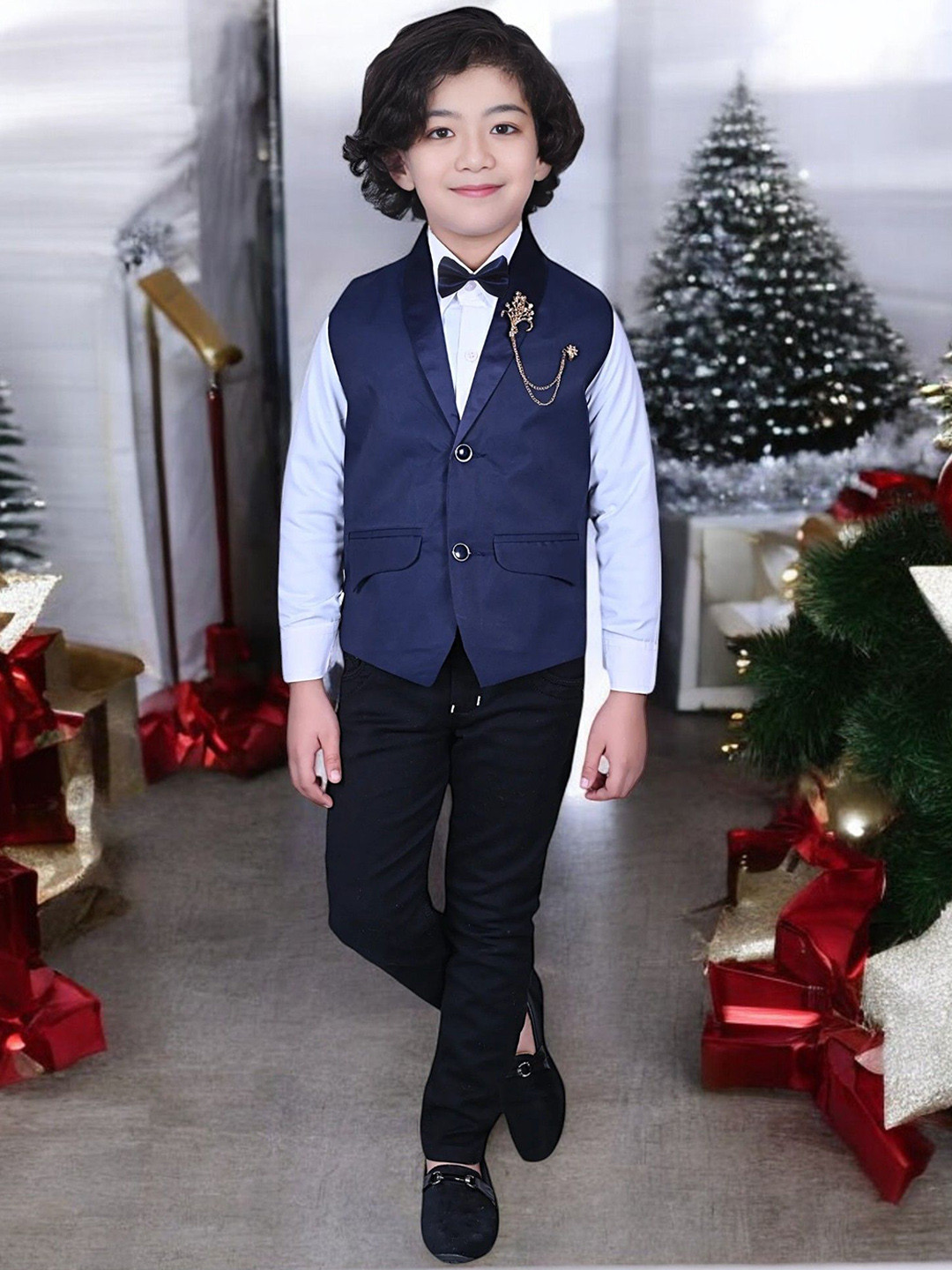 Eliq V-Neck Waistcoat & Shirt With Bow Tie And Brooch