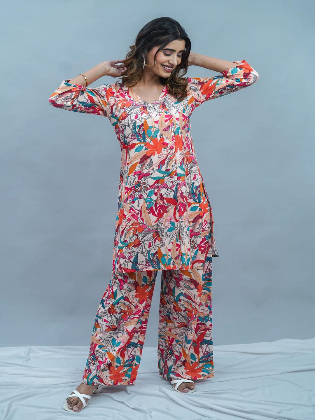 GO BOUJEE Women Floral Printed Regular Kurta with Pyjamas