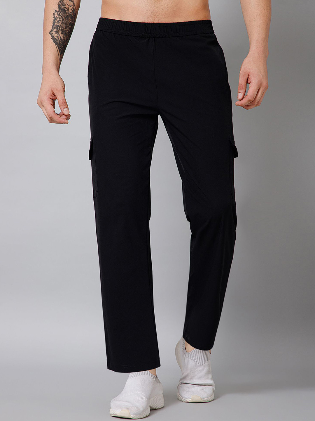 TURNFIT Men Relaxed Fit Sports Cargo Track Pant