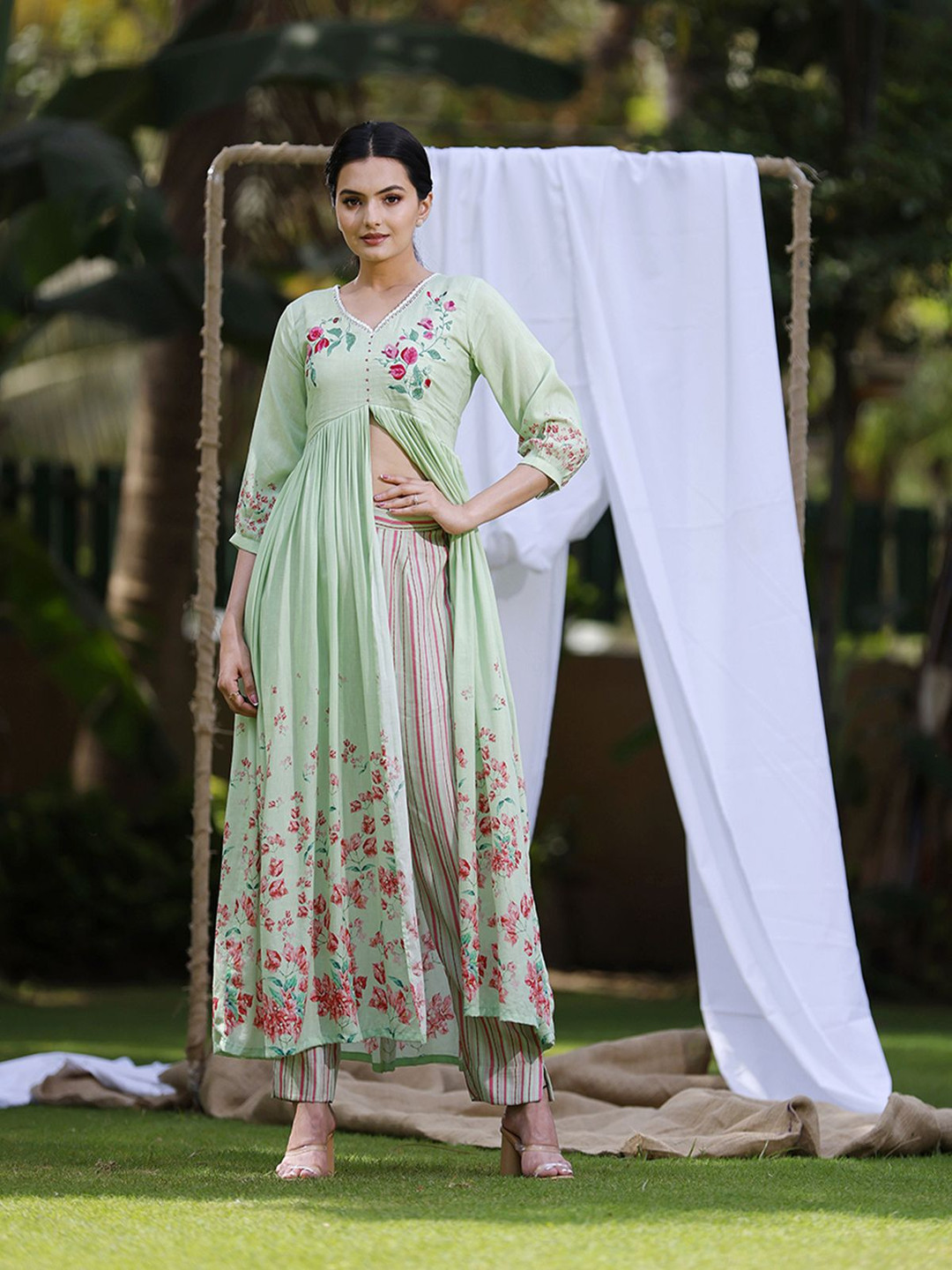 SUKRUTI DESIGN Floral Printed High Slit V-Neck Anarkali Kurta With Trousers