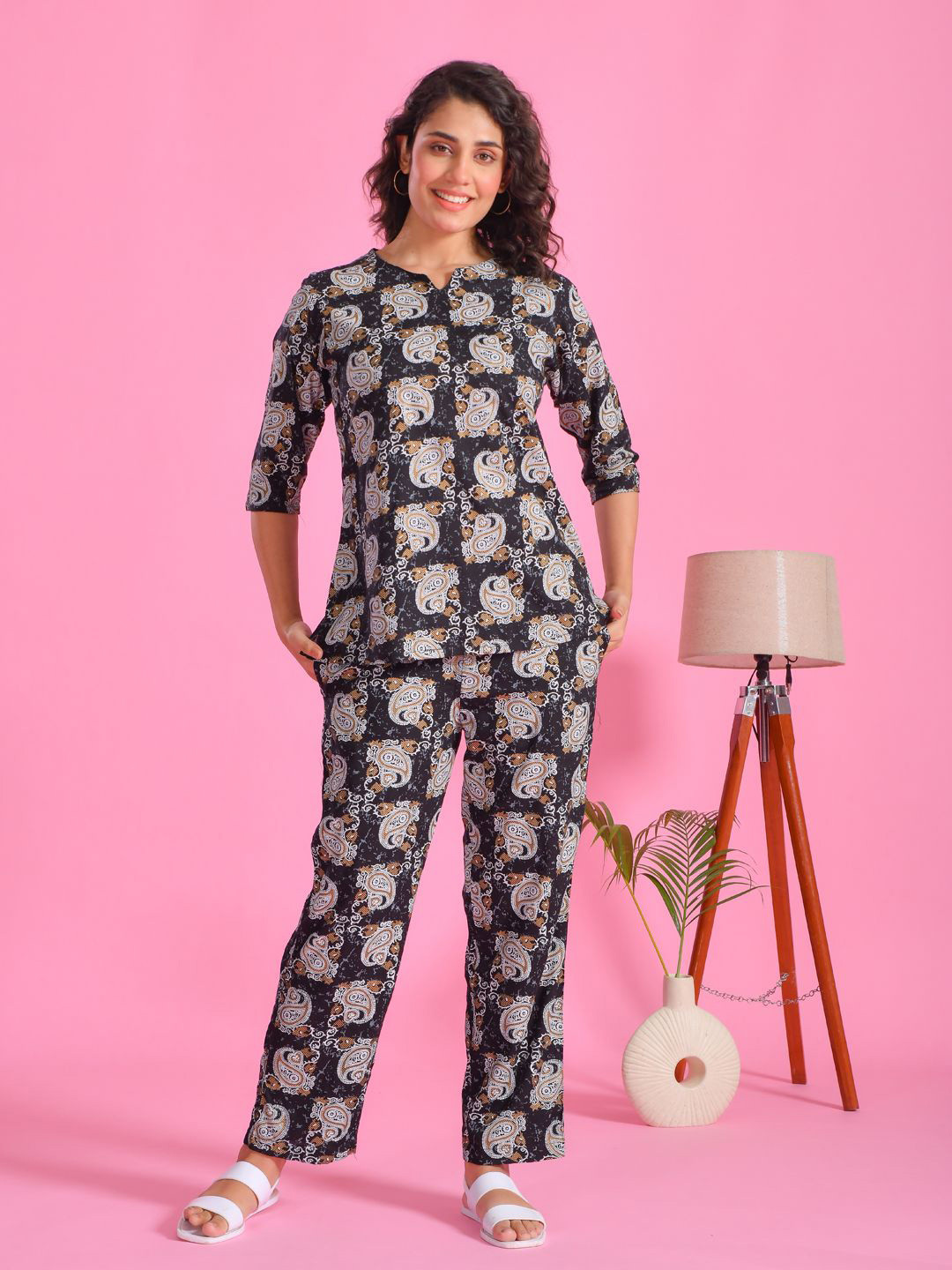 SANSKRUTIHOMES Women Printed Pure Cotton Round Neck Top & Flared Trouser Night suits