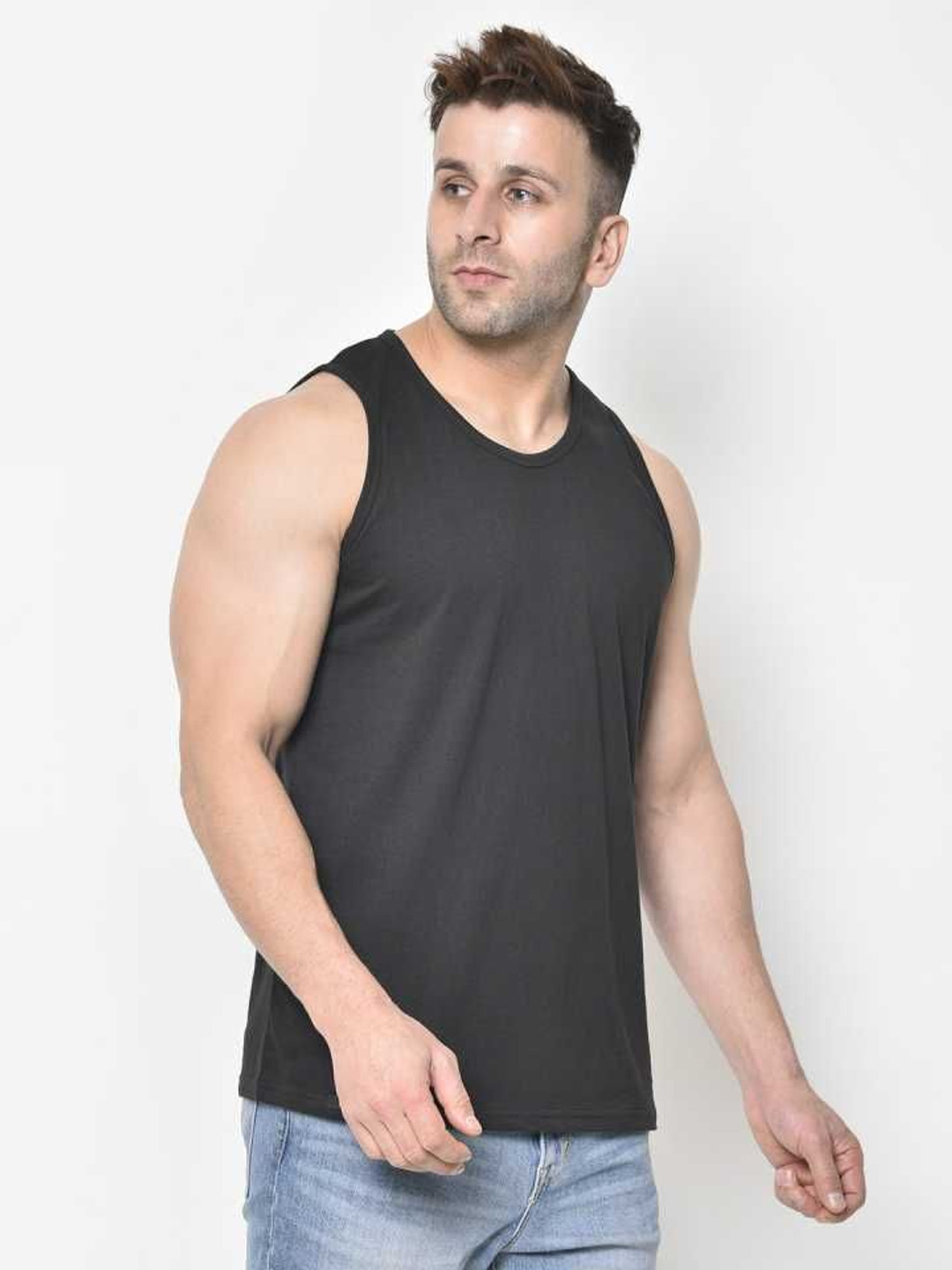 WOOSTRO Sleeveless Gym Innerwear Vests RS26 PLAIN BLACK