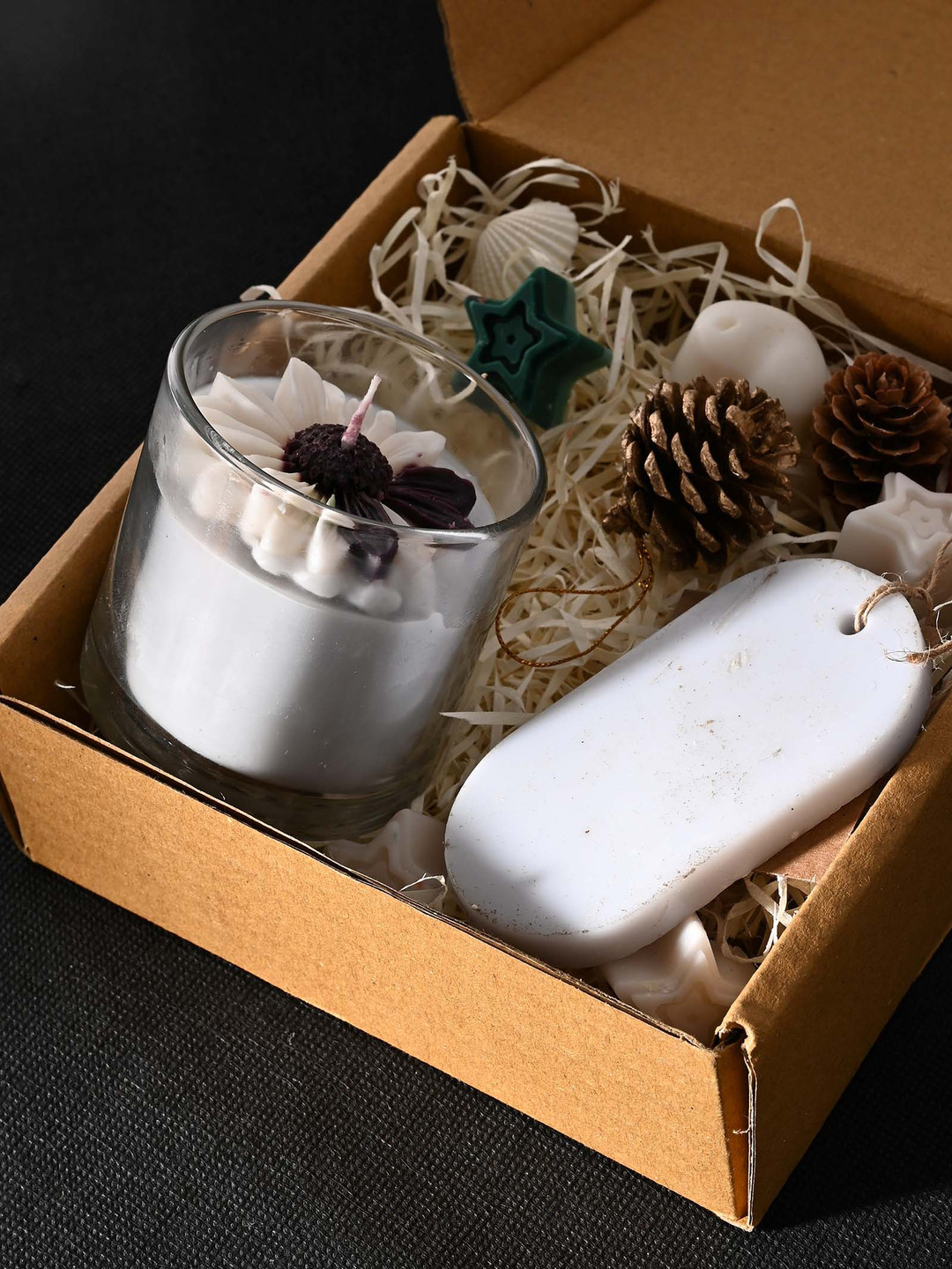 ANWYN Soy Wax Scented 1 Wick Lavender Tobacco Solid Geometric Regular Jar Candles