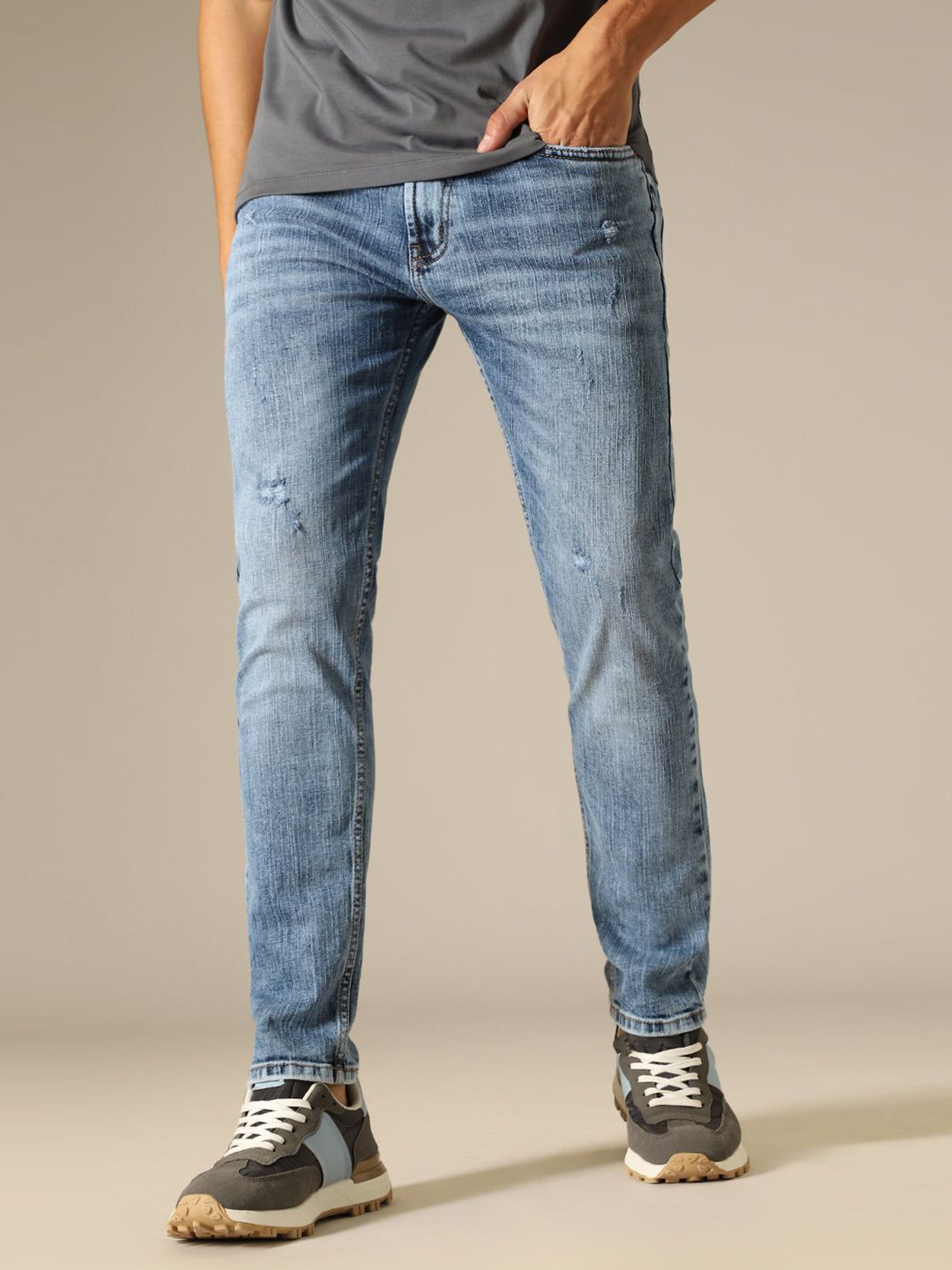 Banana Club Men Shadow Slim Fit Low Distress Light Fade Stretchable Jeans