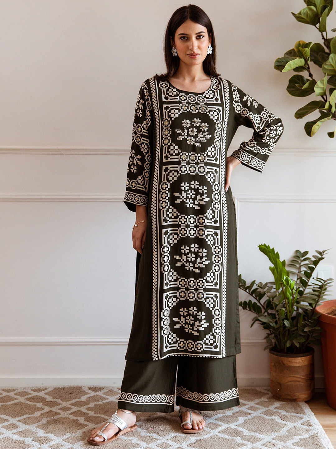 Anouk Black Floral Printed Beads And Stones Round Neck Straight Kurta with Palazzo