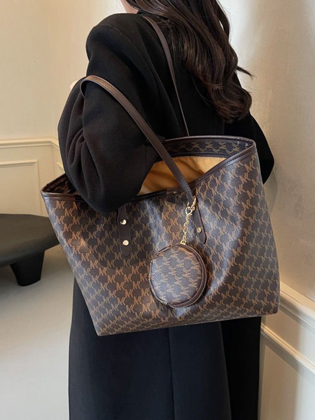 StyleCast Women Typography Printed Shopper Tote Bag With Keychain