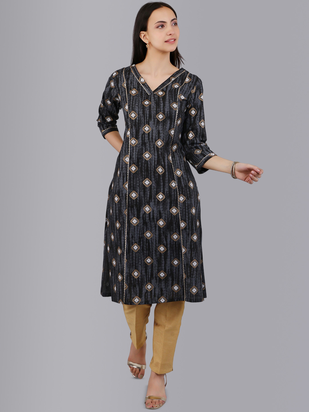 VAPPSYAM Geometric Printed V-Neck Pure Cotton Gotta Patti Straight Kurta