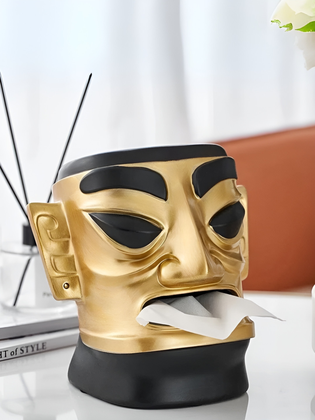 SMOKEY COCKTAIL Gold-Toned And Black Creative Tissue Holder