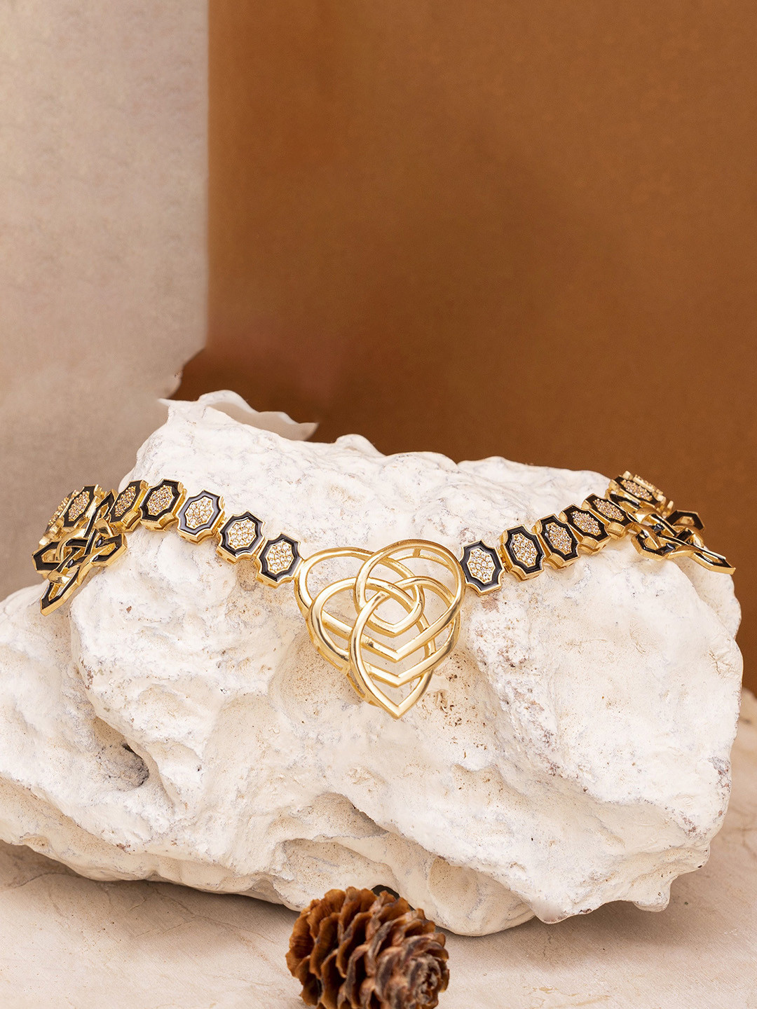 GAURISH BESPOKE JEWELLERY Brass Gold-Plated Necklace