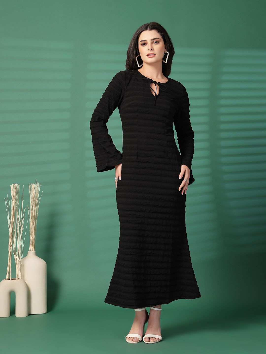 Fuchsia Women Black Self Design Tie-Up Neck Flared Sleeve Sheath Midi Dress