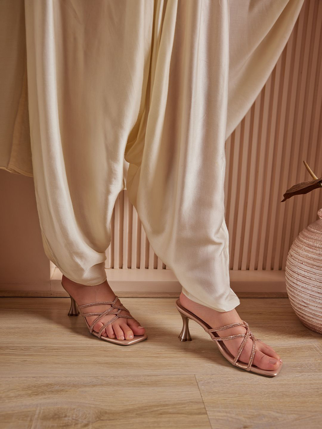 CAI Women Entangled in Glitter Pink Heel