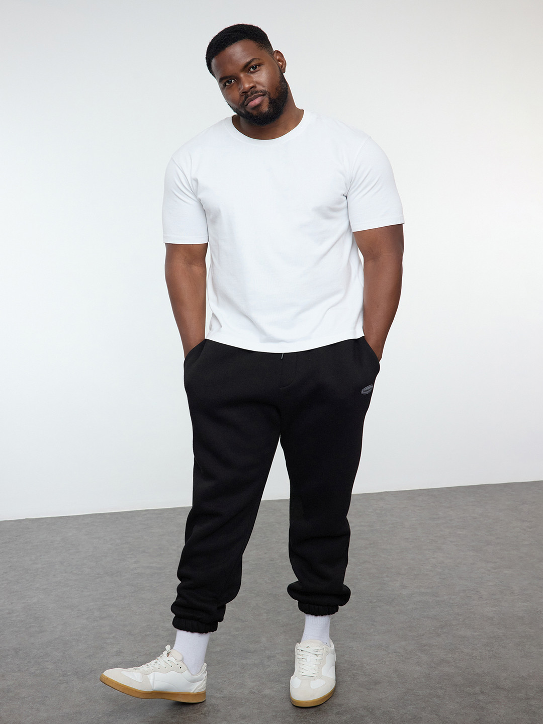 Trendyol Men Solid Joggers Track Pant