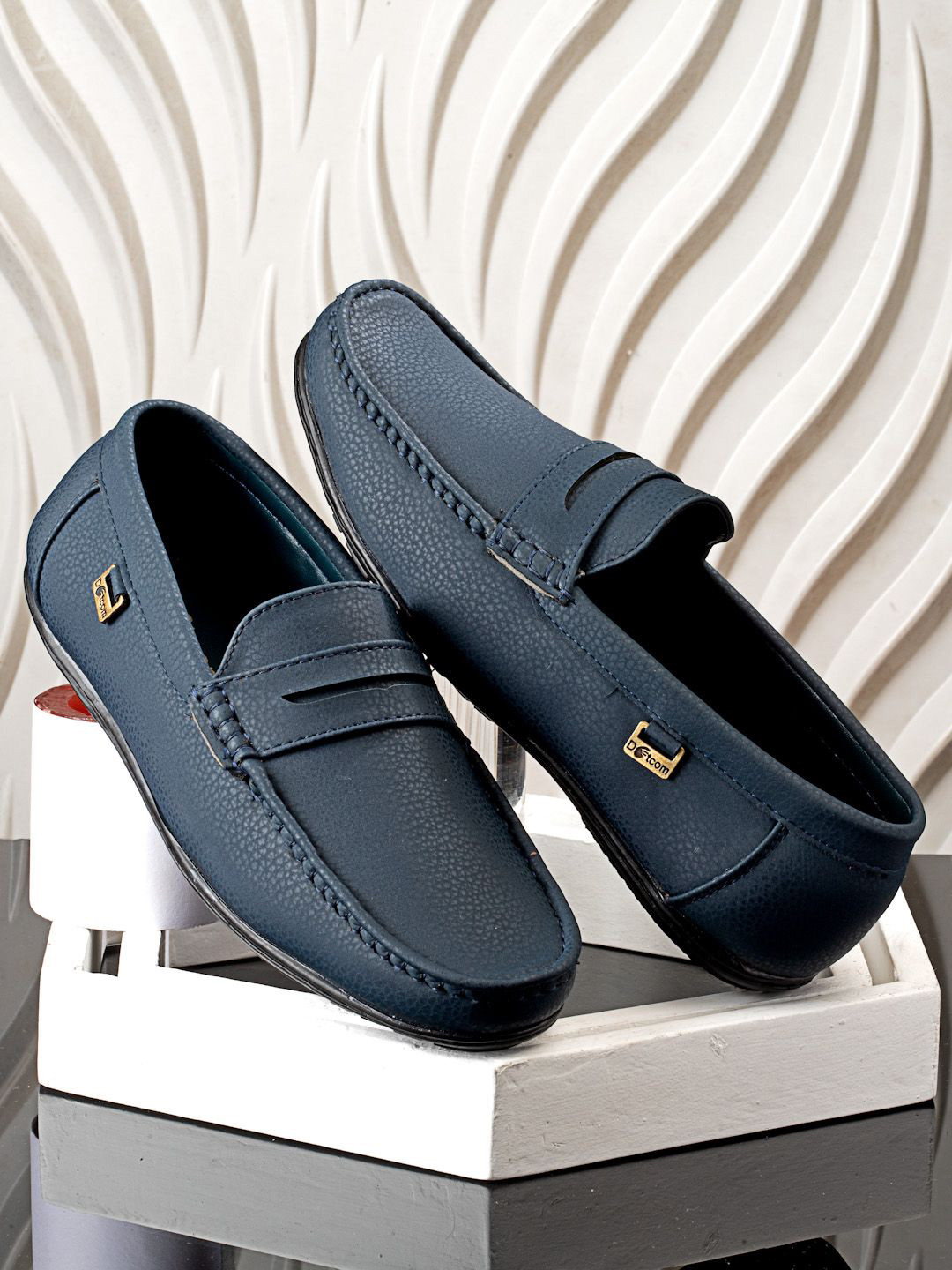 Action Men Slip-On Loafers With Moisture Wicking Technology