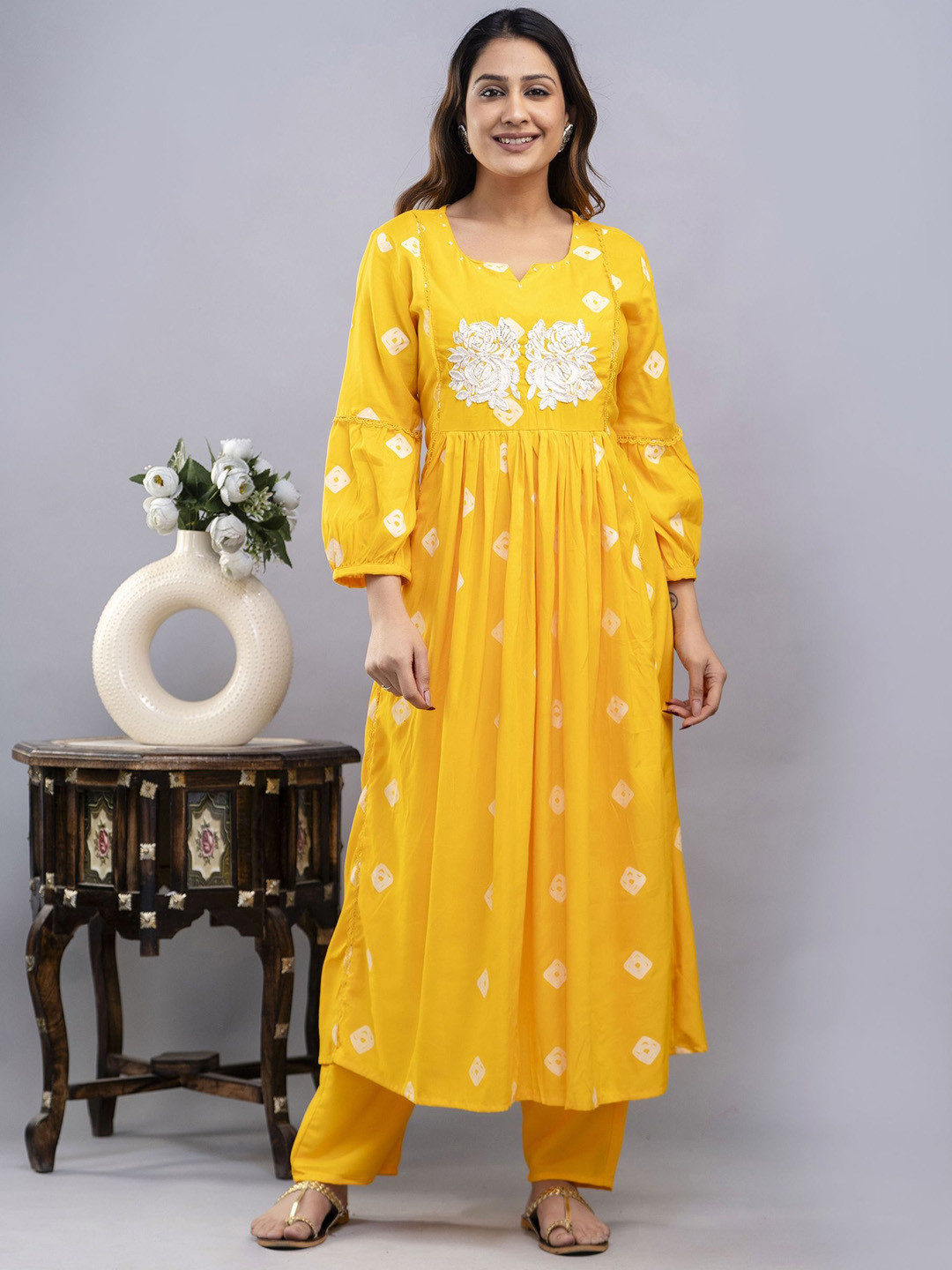 POSHART FASHION AS UNIQUE AS YOU ARE Bandhani Printed Thread Work Kurta With Trousers