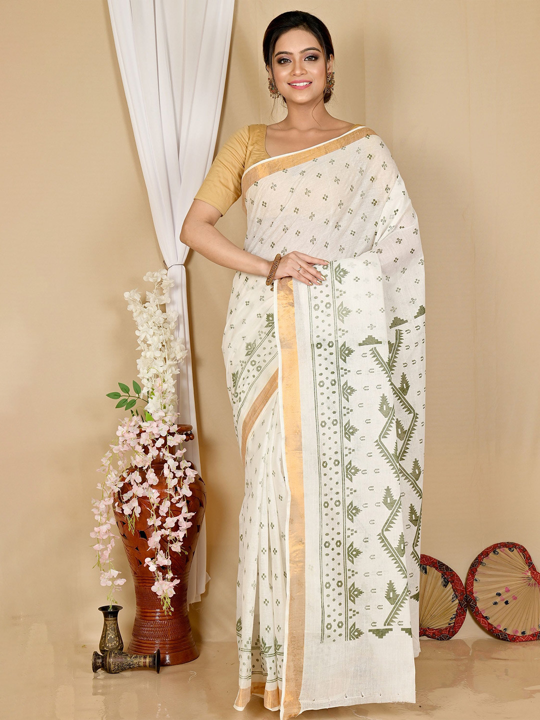 DipDiya Woven Design Zari Pure Cotton Taant Saree