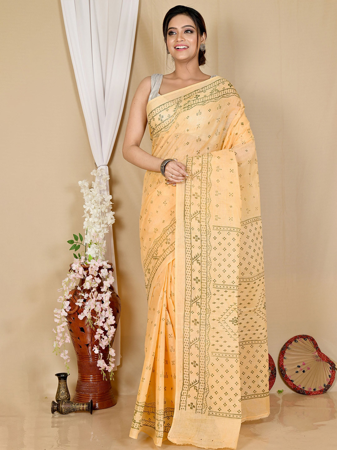 DipDiya Woven Design Pure Cotton Taant Saree