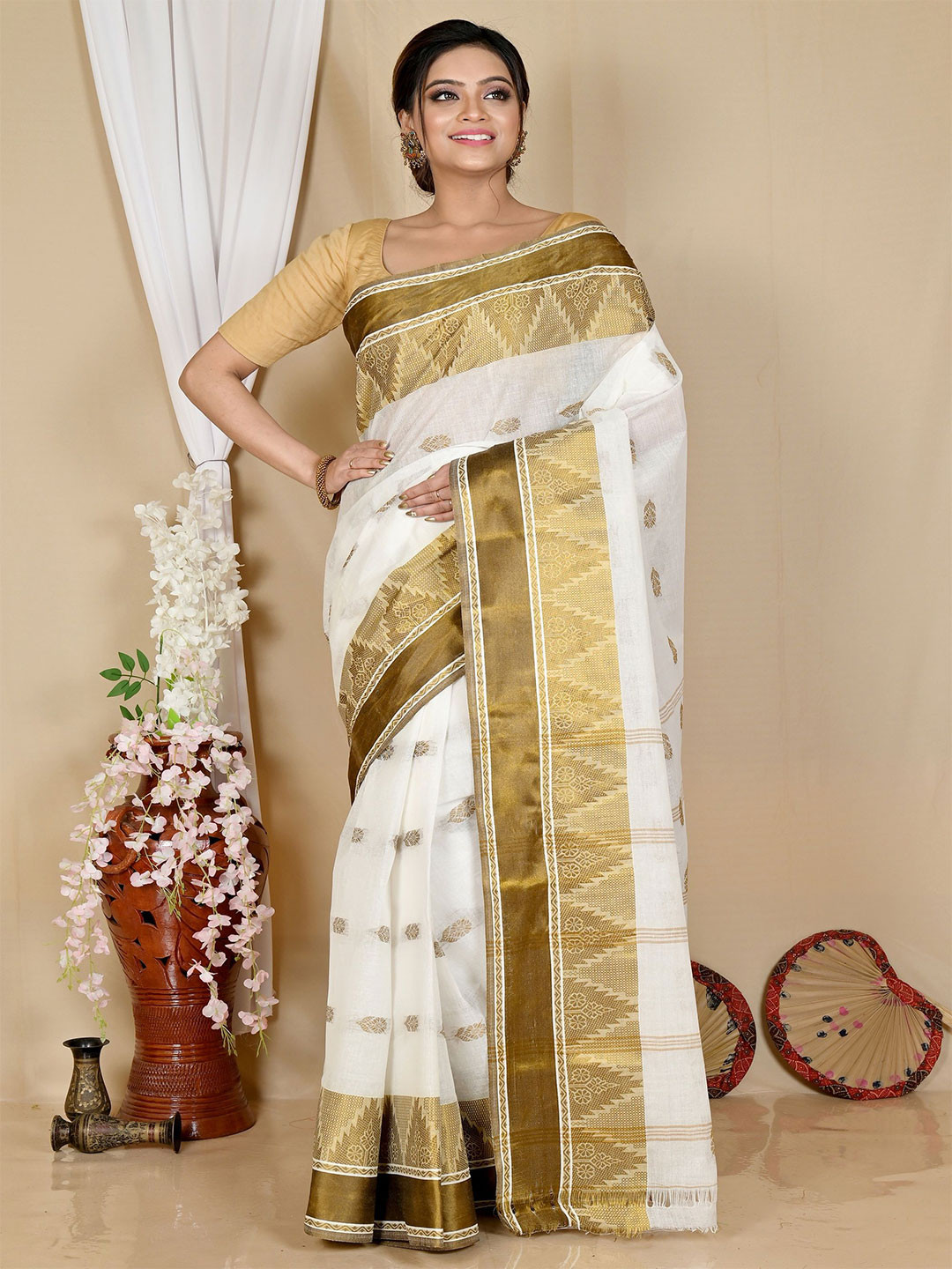 PuJoy Sadasob Woven Design Pure Cotton Taant Saree