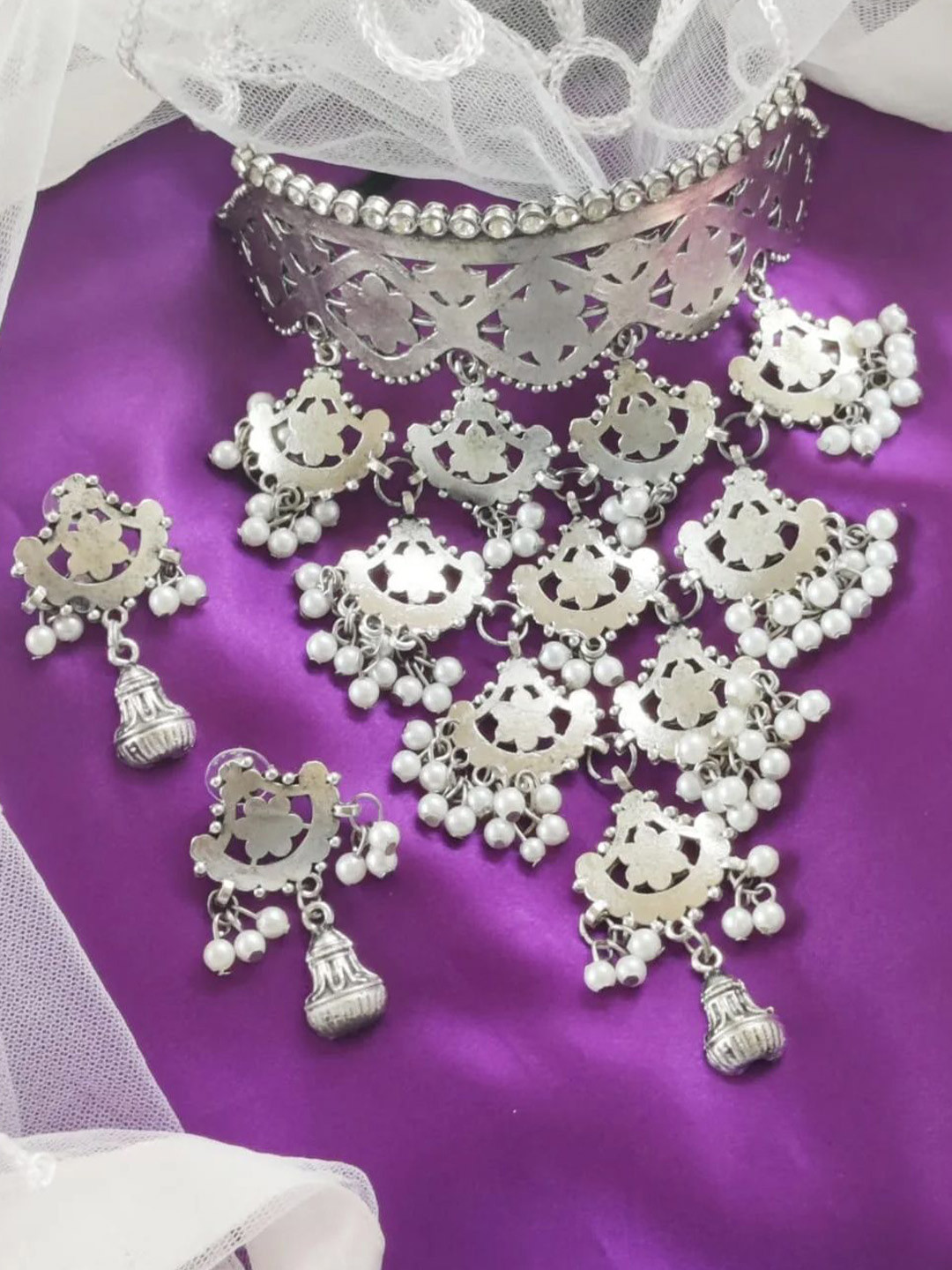 Janpath Online Statement Necklace