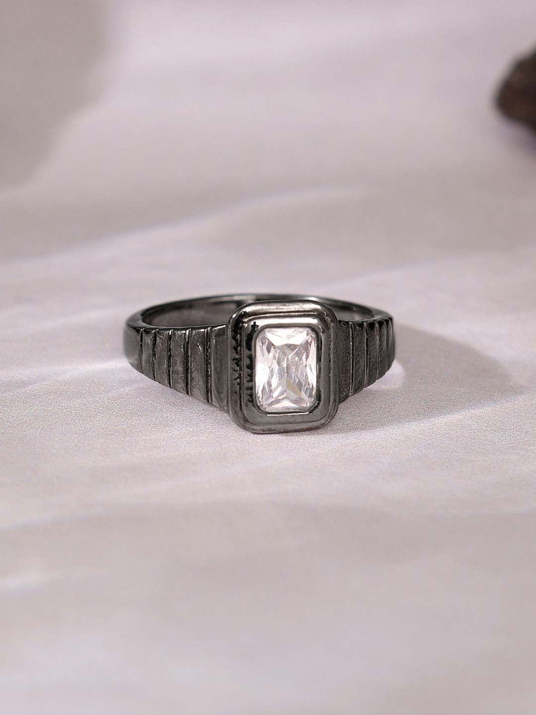 GIVA Men 925 Silver Rhodium-Plated Zircon Nomadic Spirit Ring Fixed Size Indian - 20