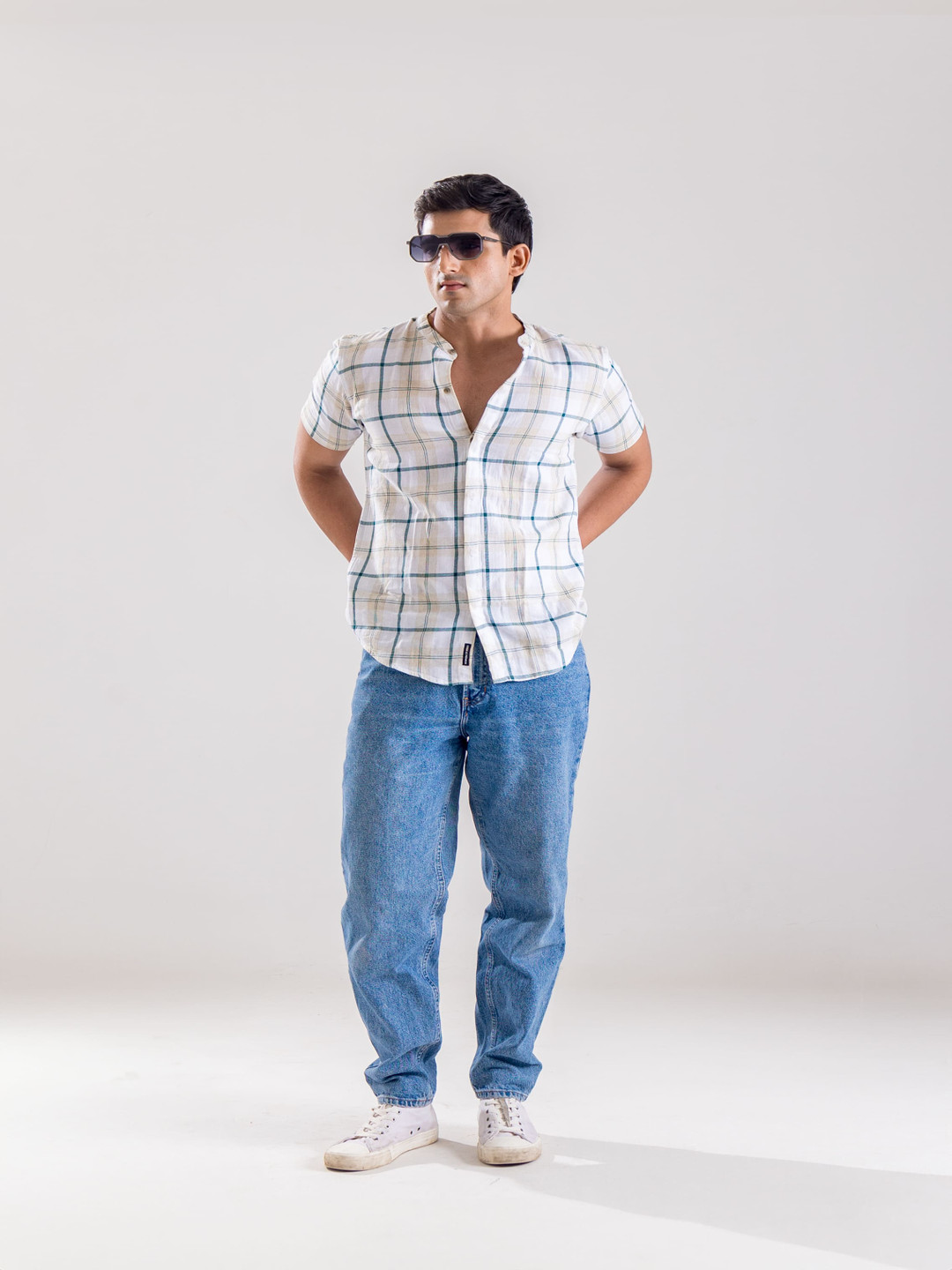 Code 61 Men Cotton Standard Slim Fit Shepherd Checked Casual Shirt