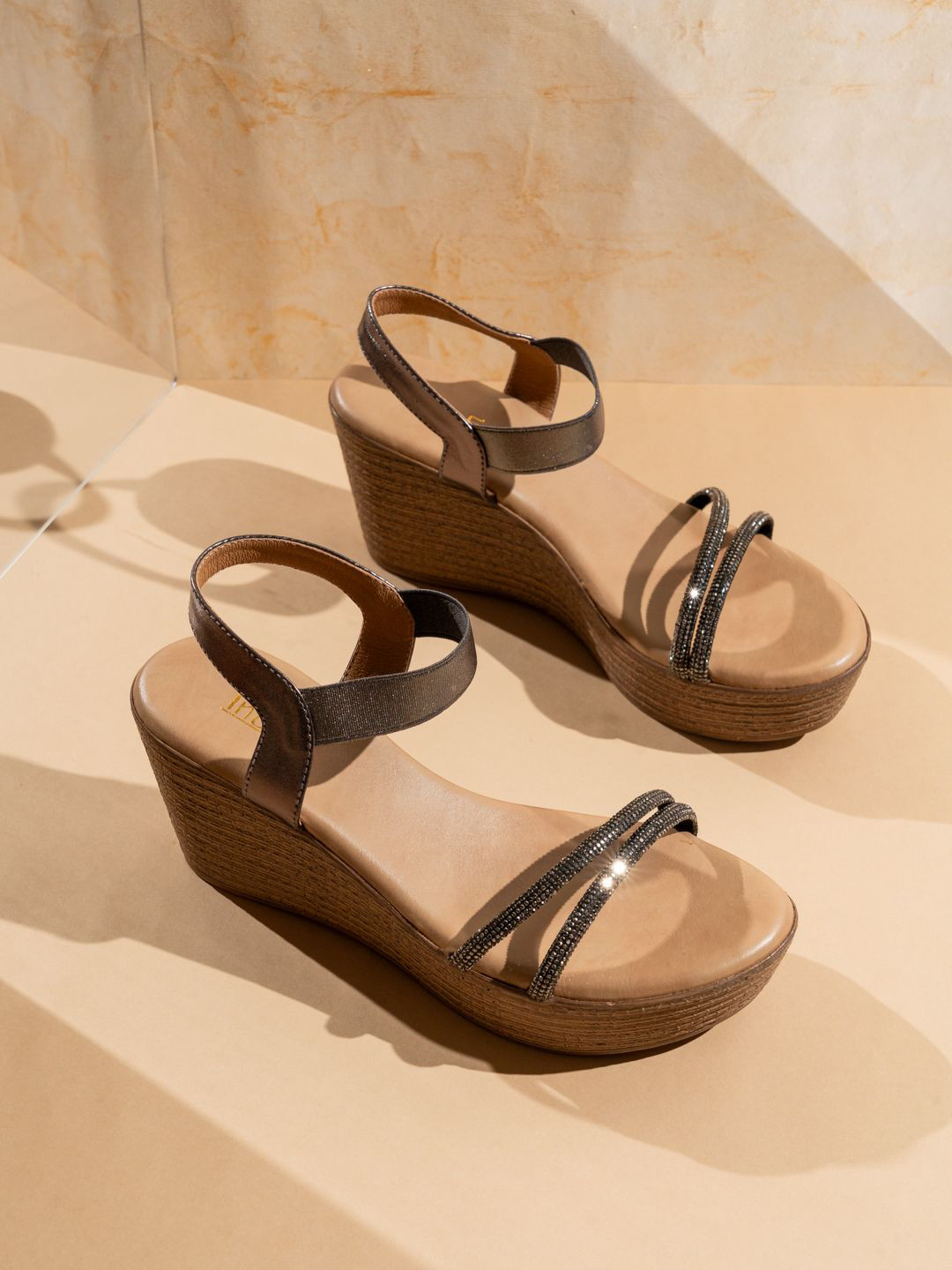 Inc 5 Women Embellished Party High-Top Wedge Sandals with Buckles