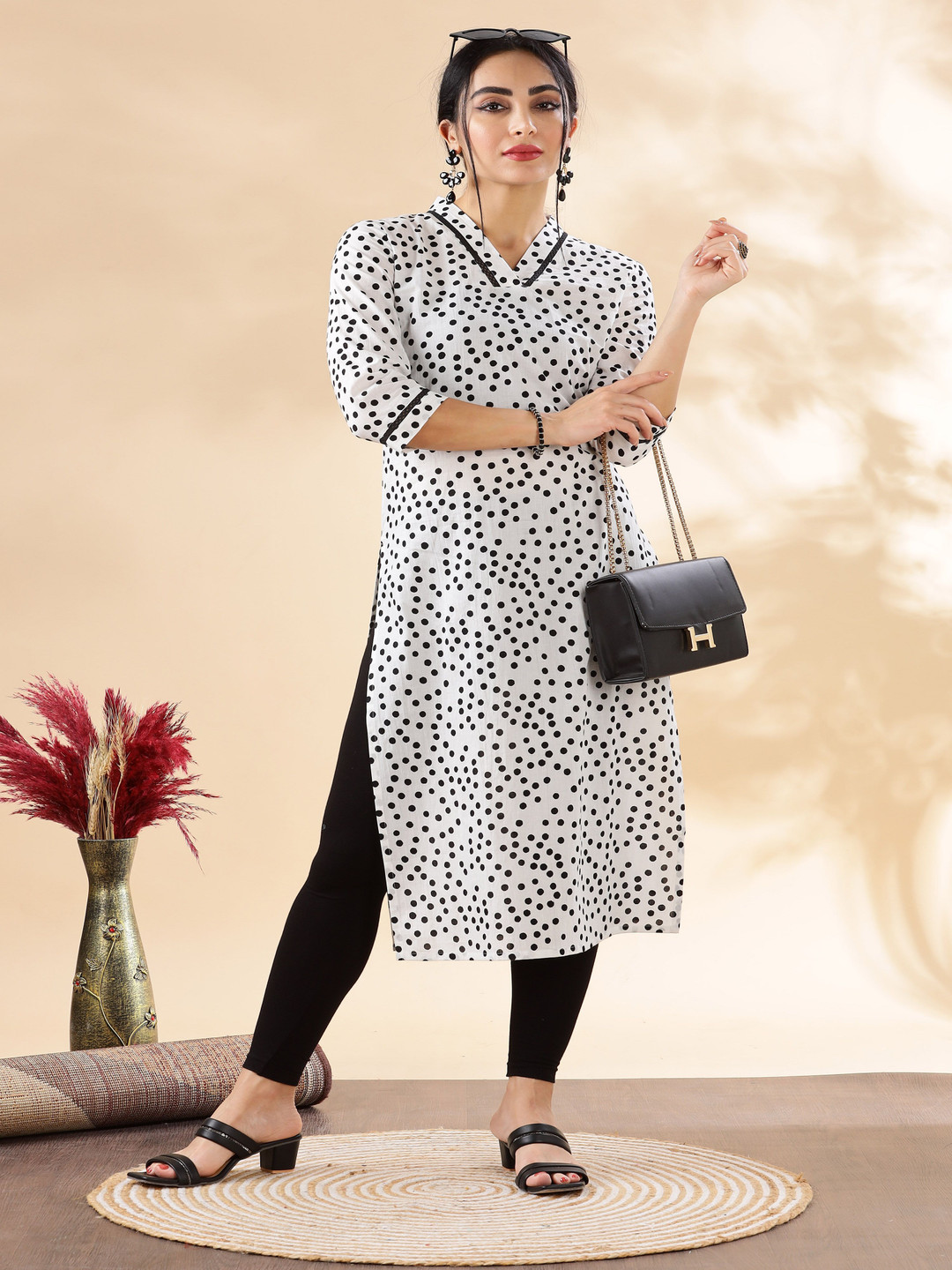 Anouk White & Black Polka Dot Printed V-Neck Cotton Straight Kurta