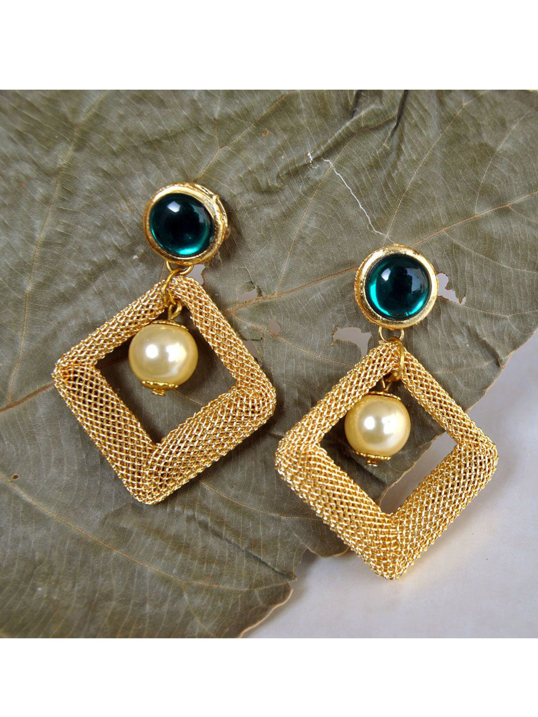 BeAbhika Gold-Plated Kundan Stone Studded & Pearls Contemporary Kite Mesh Drop Earrings