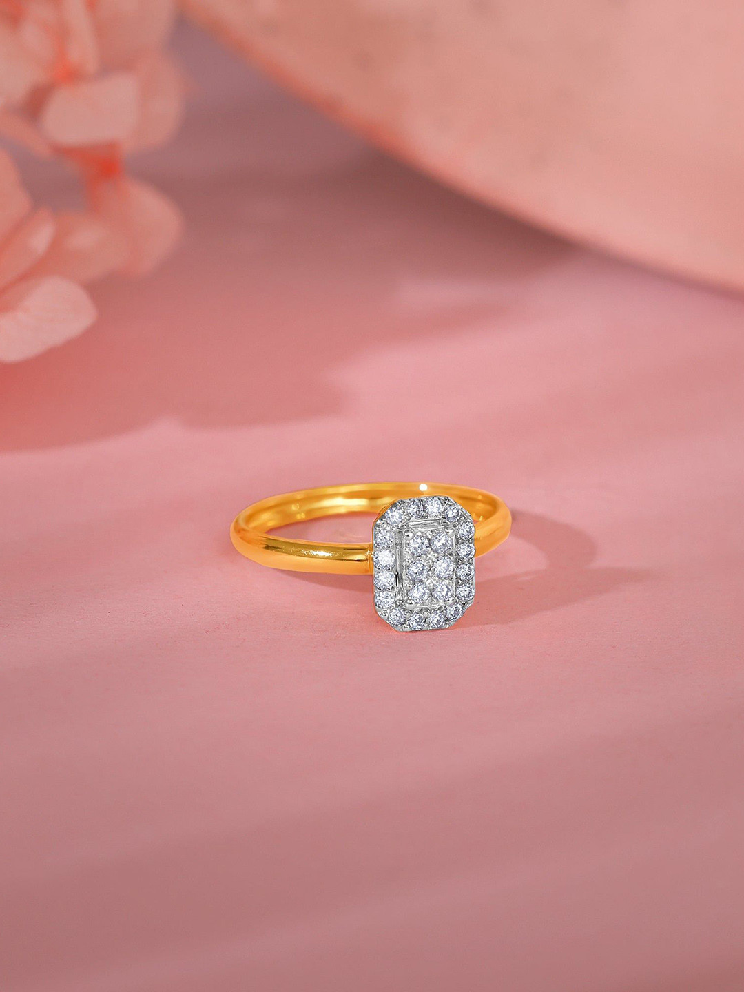 GIVA Women 18 Kt Gold Parlamak Ring-1.95 gms