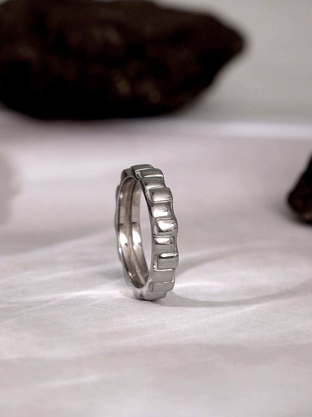 GIVA 925 Silver Rhodium-Plated Midnight Rider Finger Ring