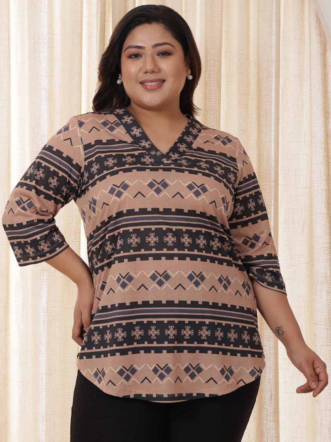 Amydus Women Plus Size Beige Black Top