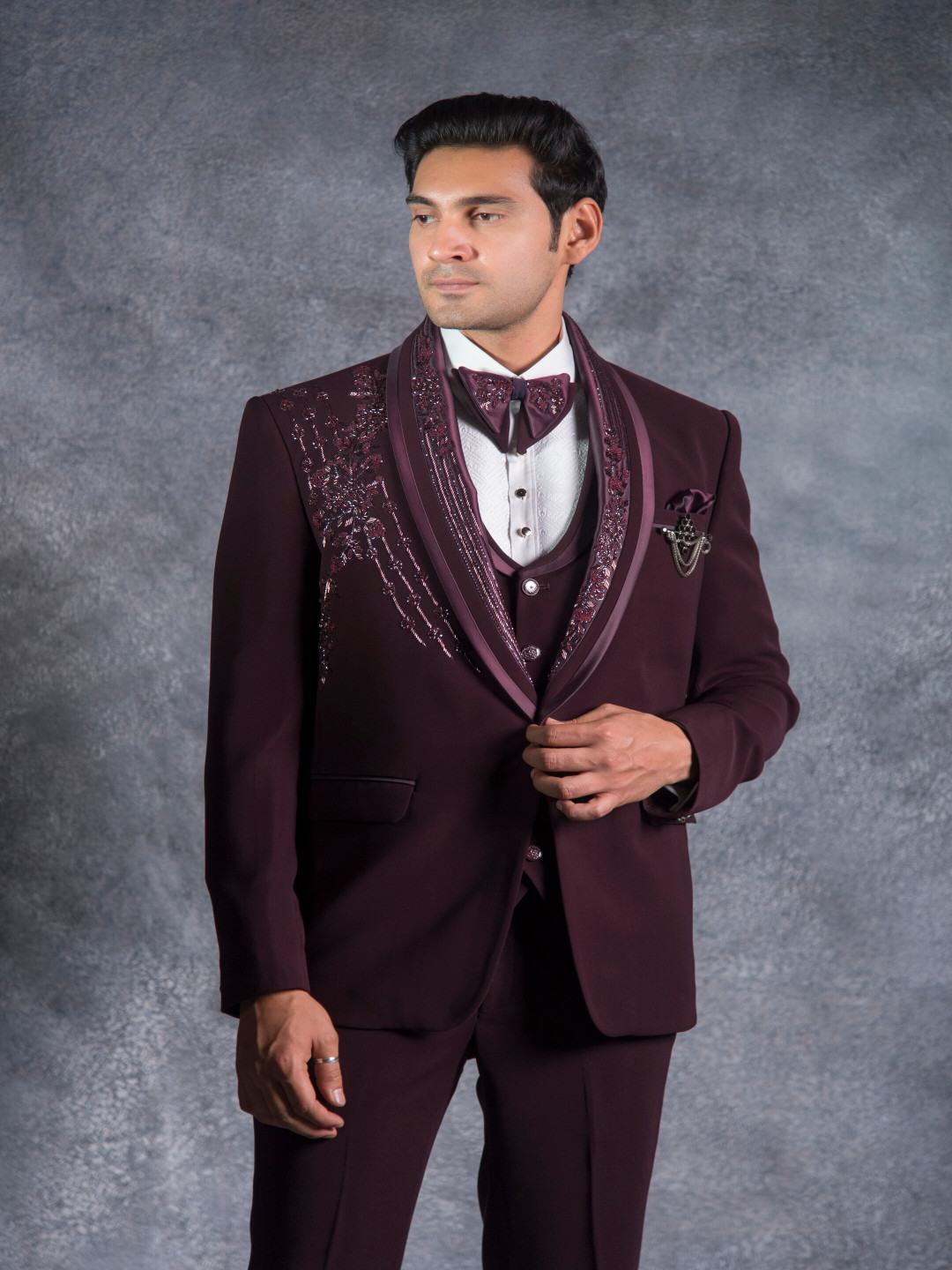 Denis Parkar Men Embroidered 5-Pieces Tuxedo Suit