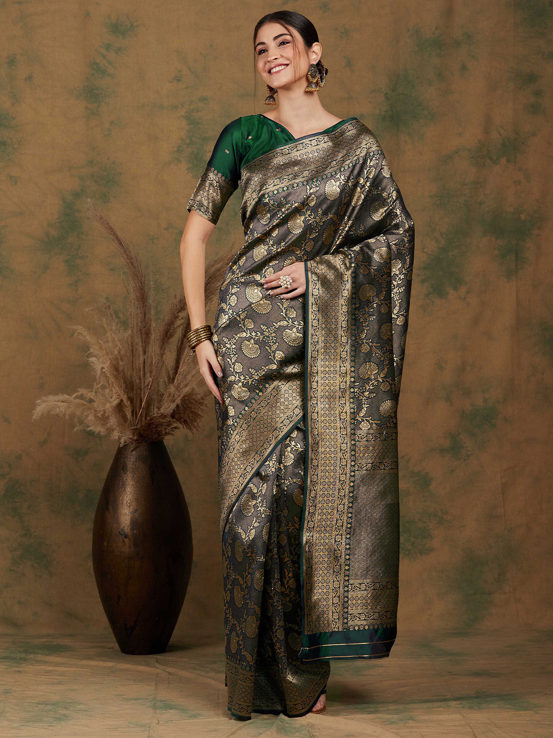 DEVATITHI Mehandi Banarasi Silk Saree
