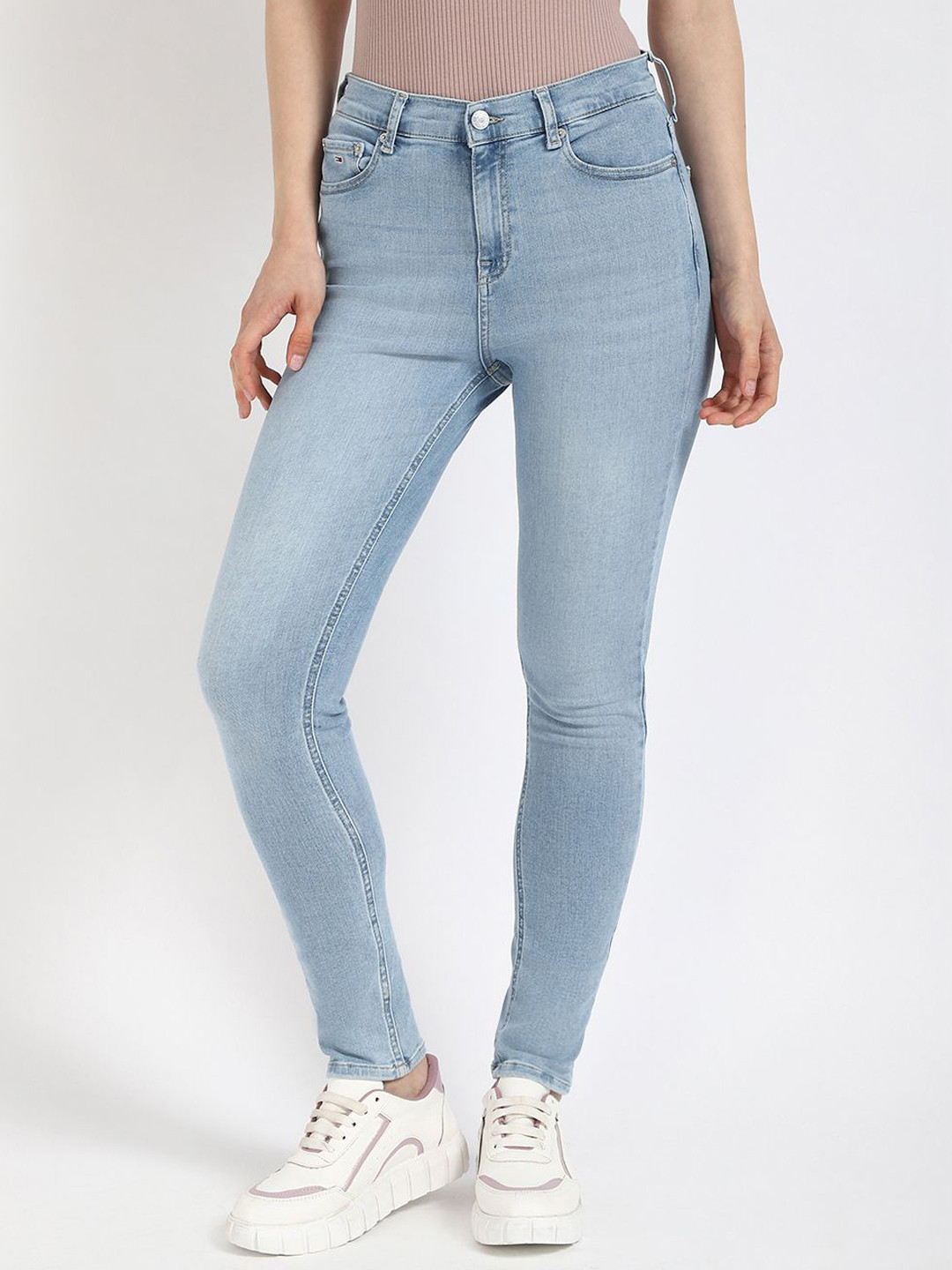 Tommy Hilfiger Women Low Distress Light Fade Mid-Rise Jeans