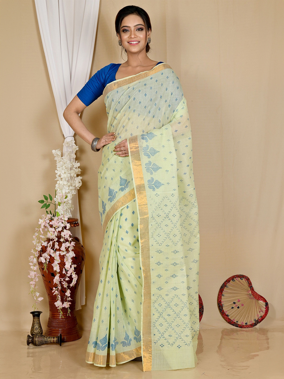 DipDiya Woven Design Zari Pure Cotton Taant Saree