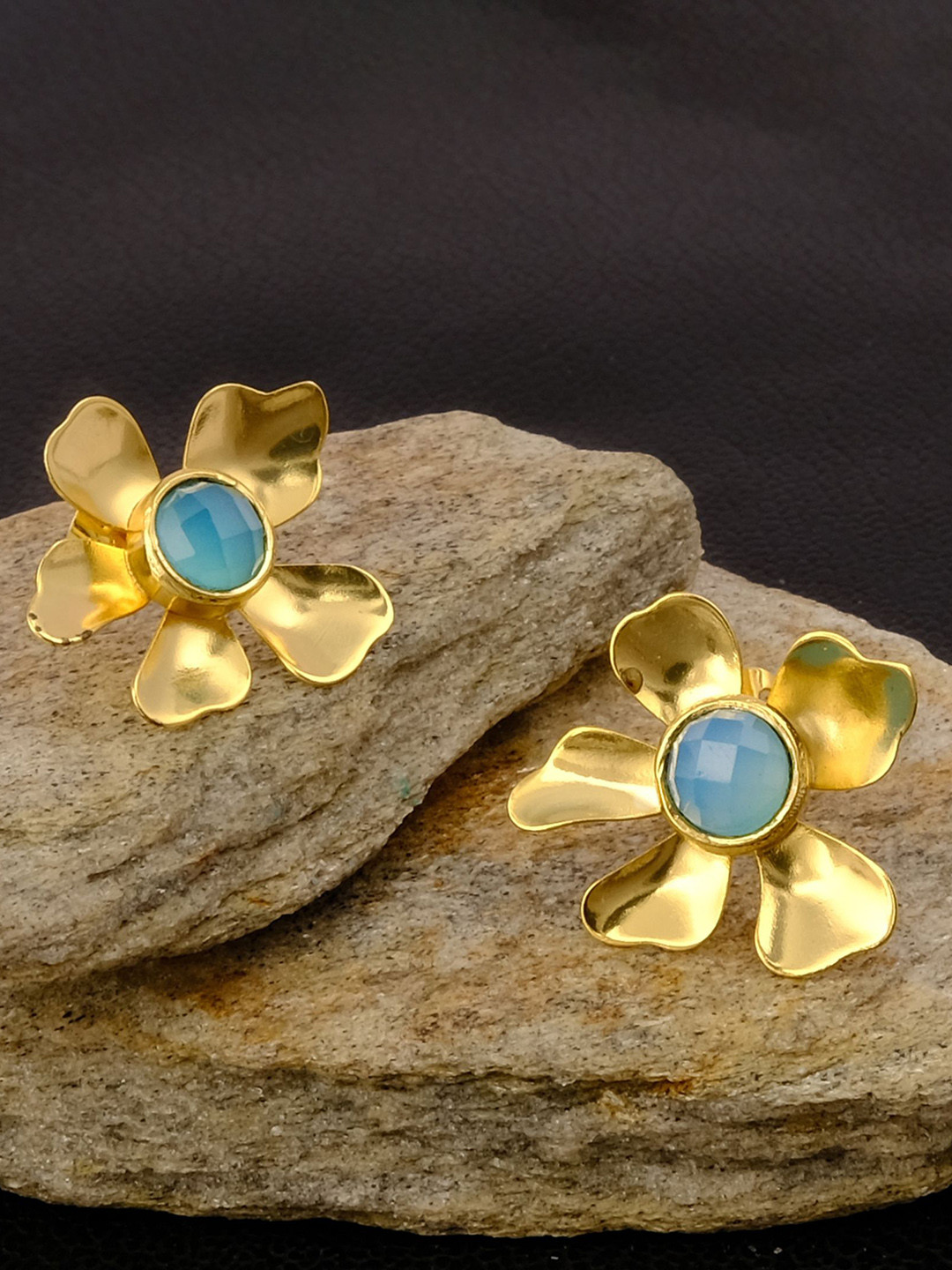 EL JOYERO Brass Gold-Plated Chalcedony Floral Studs