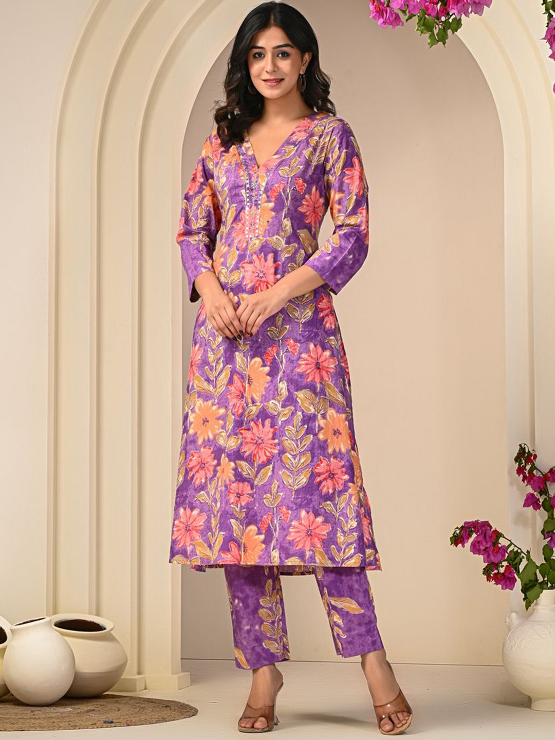 Jarwal Creators Floral Printed V-Neck Sequinned Straight Kurta With Trousers