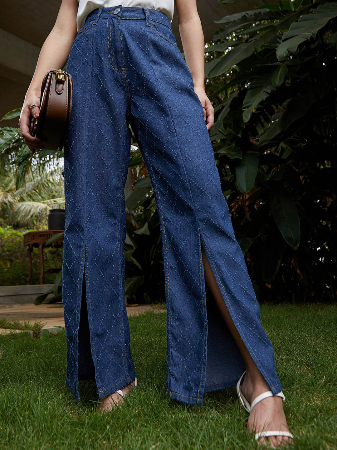 Campus Sutra Women Comfort Relaxed Fit Front Slits Stretchable Jeans