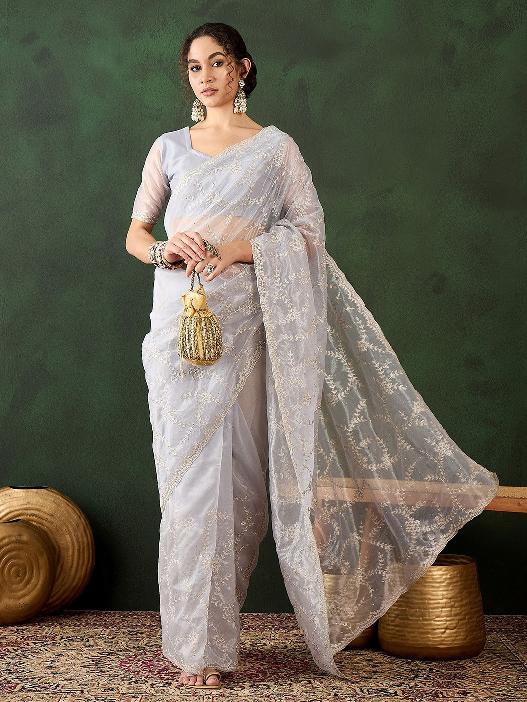 DEVATITHI Silver Simmer Saree