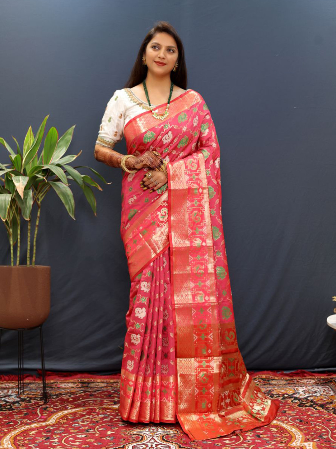 amirat Fatka Woven Design Zari  Patola Saree