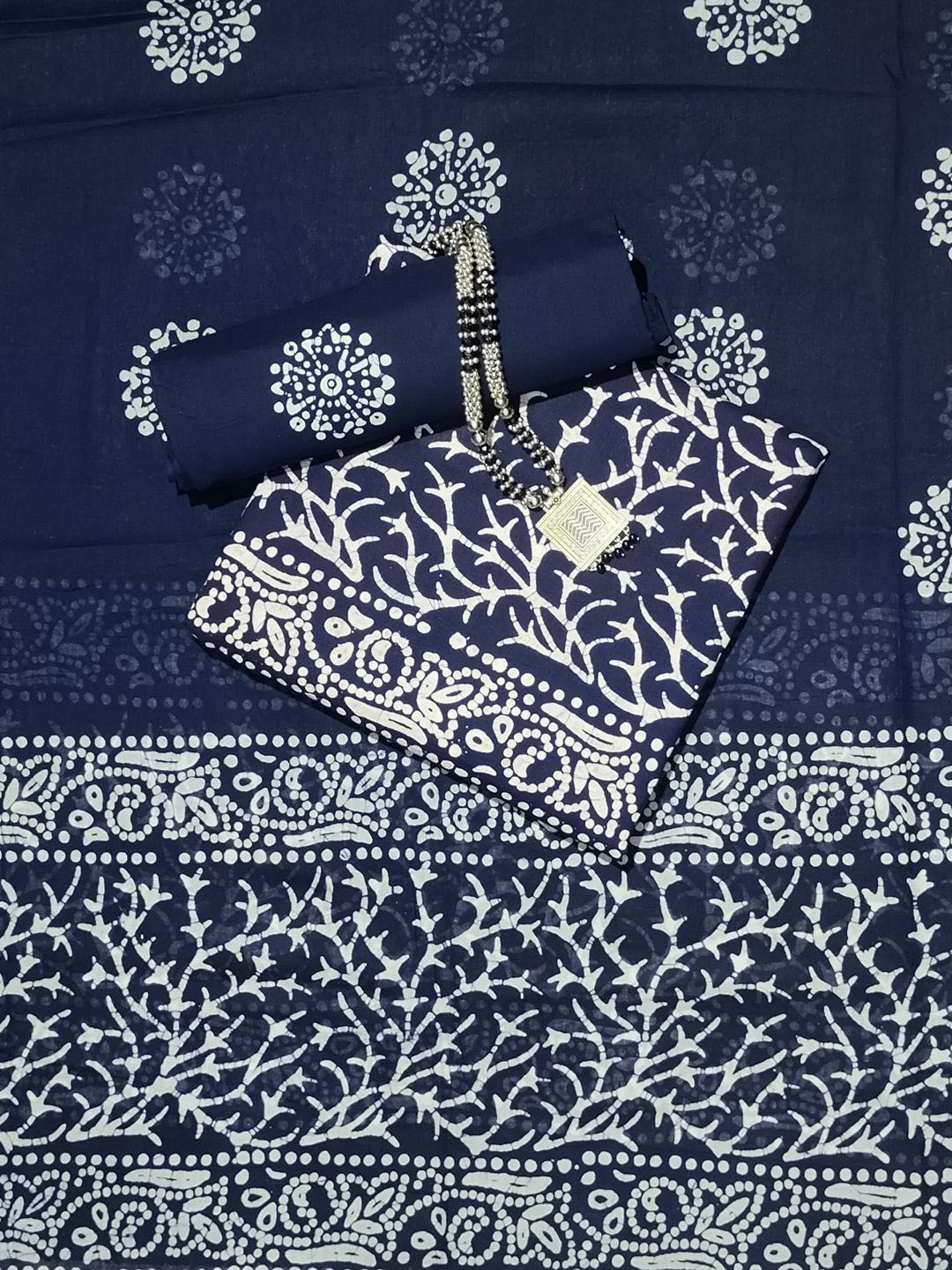Farooq Dyeing Floral Printed Pure Cotton Unstitched Dress Material