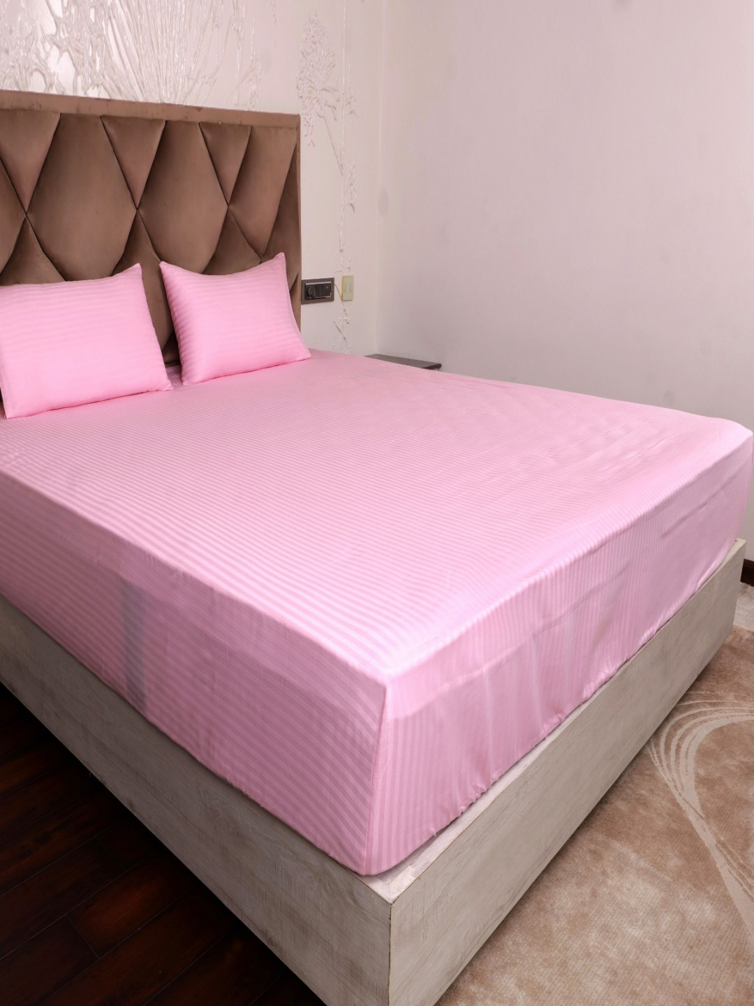 AJISH Pink Striped Cotton Breathable 310 TC Fitted Single Fine Bedsheet with a Pillow Cover-91.44 x 198.12 cm