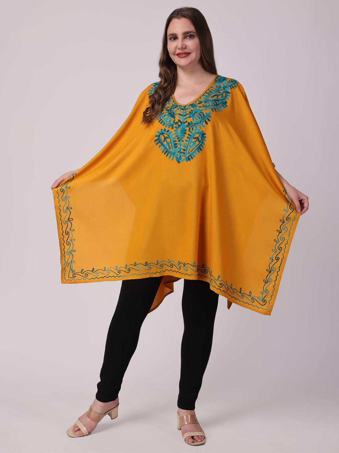 VAAMII Women Embroidered Batwing Sleeves Kaftan Top