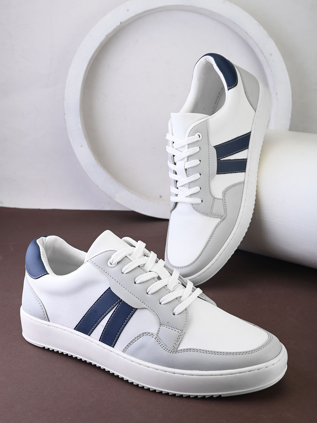 Styli Men Casual Colorblock Sneakers