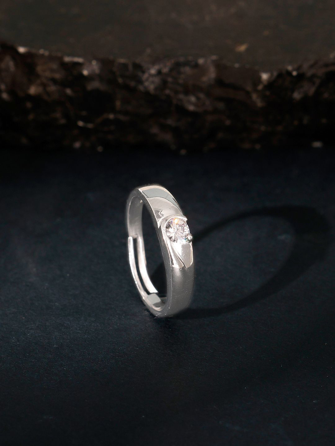 GIVA Men 925 Silver Rhodium-Plated Cubic Zirconia Studded Fibonacci Flow Finger Ring