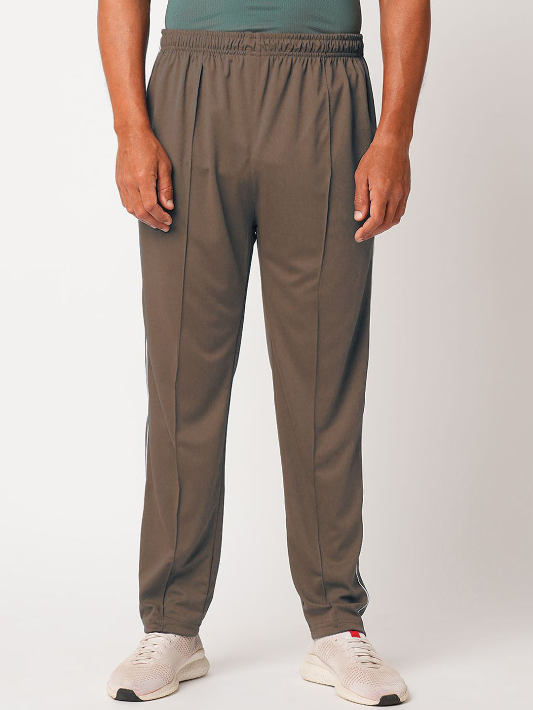 Metronaut Men Slim Fit Mid Rise Track Pants with Zippered Pockets