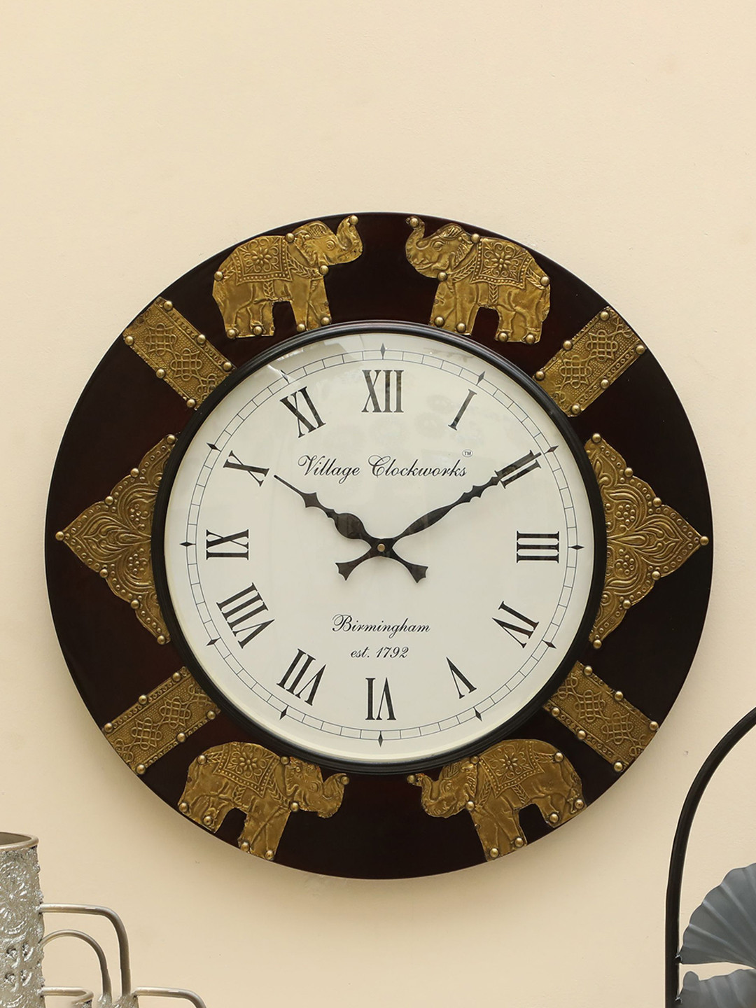 vedas C-Palo White Wood Large Display Round Battery Analogue Wall Clock-45.7cm