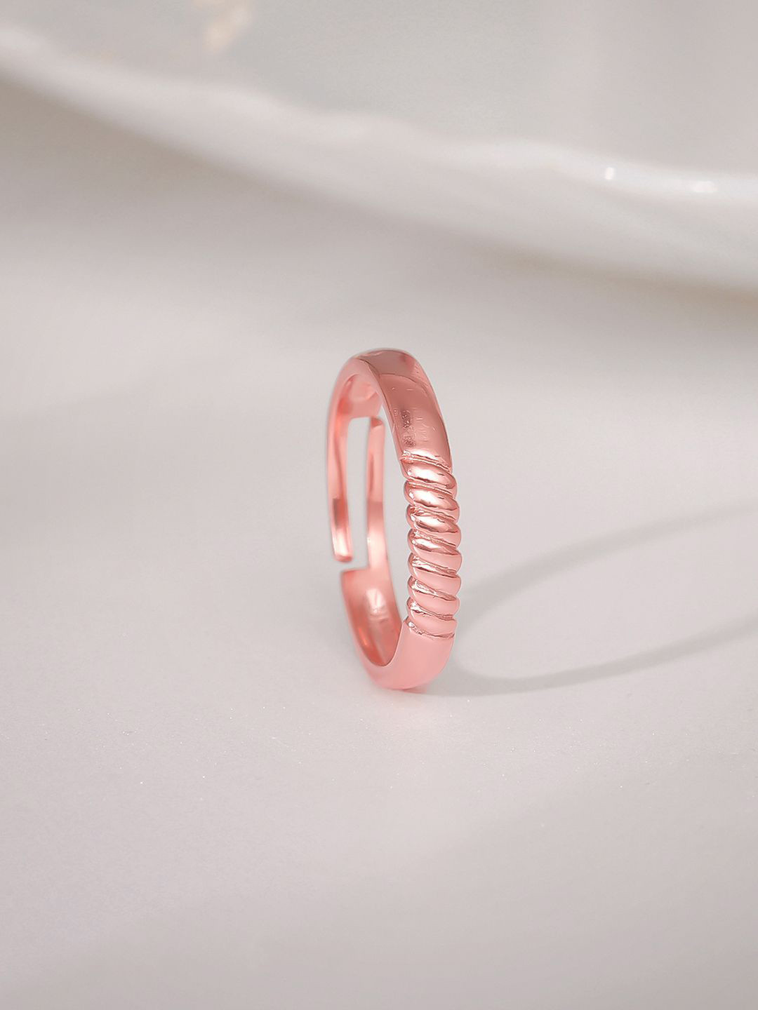 GIVA 925 Silver Rose Gold-Plated Adjustable Rope Finger Ring